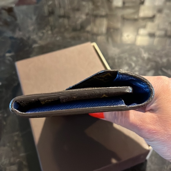 Louis Vuitton wallet - Picture 11 of 12